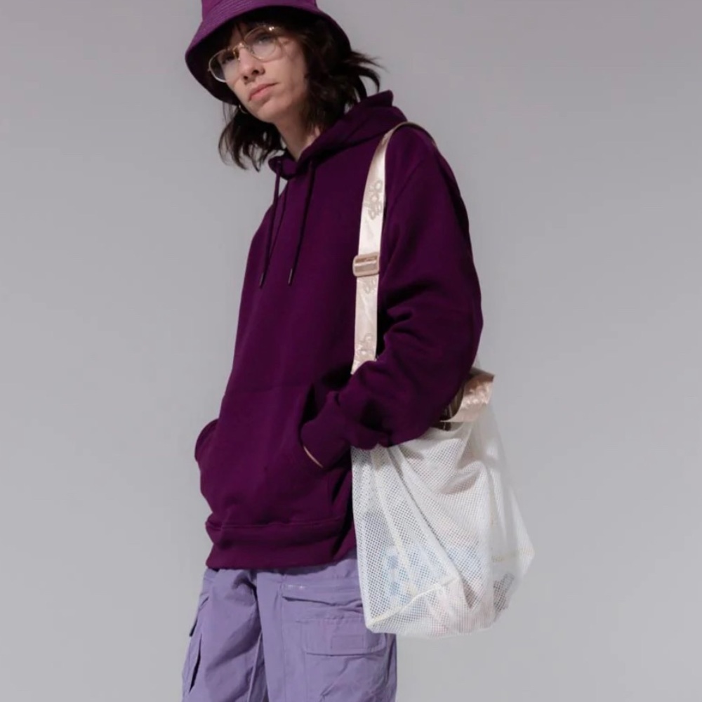 NWOT GLOB Primary Shift Mesh Dragon Shoulder Bag in
Marshmallow
